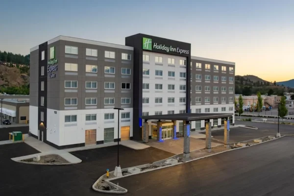 Holiday Inn Express & Suites Kelowna – East by IHG