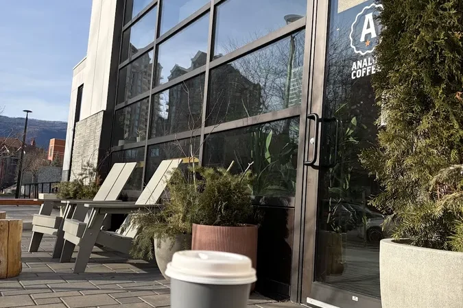 Analog Coffee – One Water