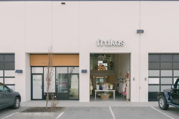 Frakas, Shops for Women