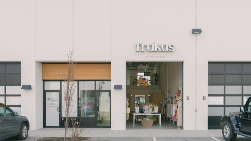 Frakas, Shops for Women