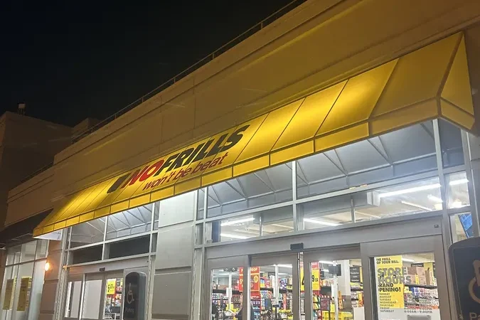 Ray’s NO FRILLS Kelowna