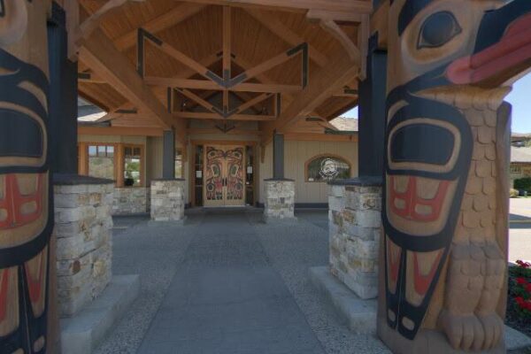 19 Okanagan Grill + Bar