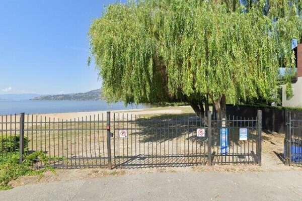 Francis Avenue Beach Access