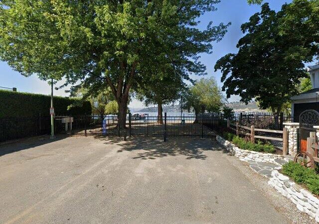 Vimy Avenue Beach Access