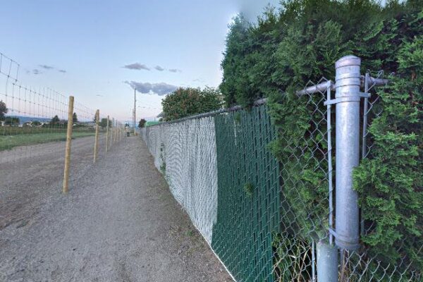 Lindsay Court Walkway